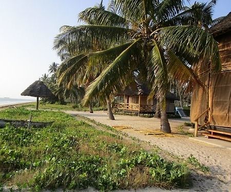 Barry'S Beach Resort Mkwaja Екстер'єр фото