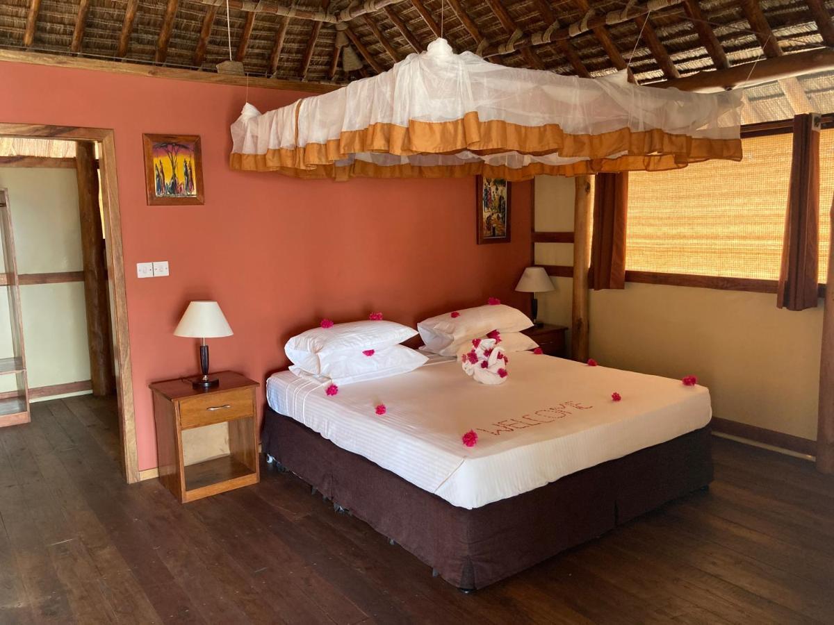 Barry'S Beach Resort Mkwaja Екстер'єр фото