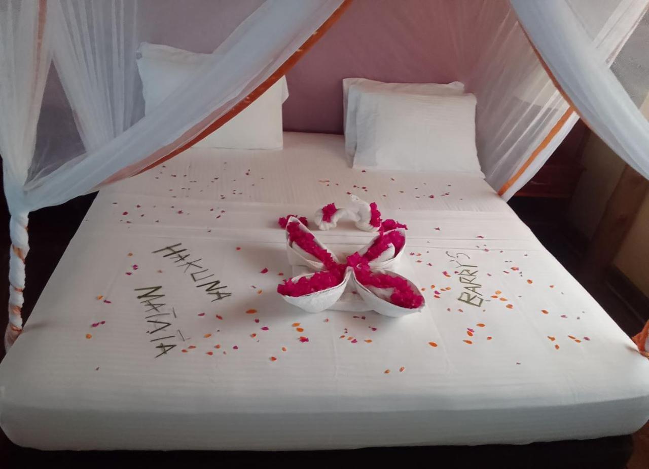 Barry'S Beach Resort Mkwaja Екстер'єр фото