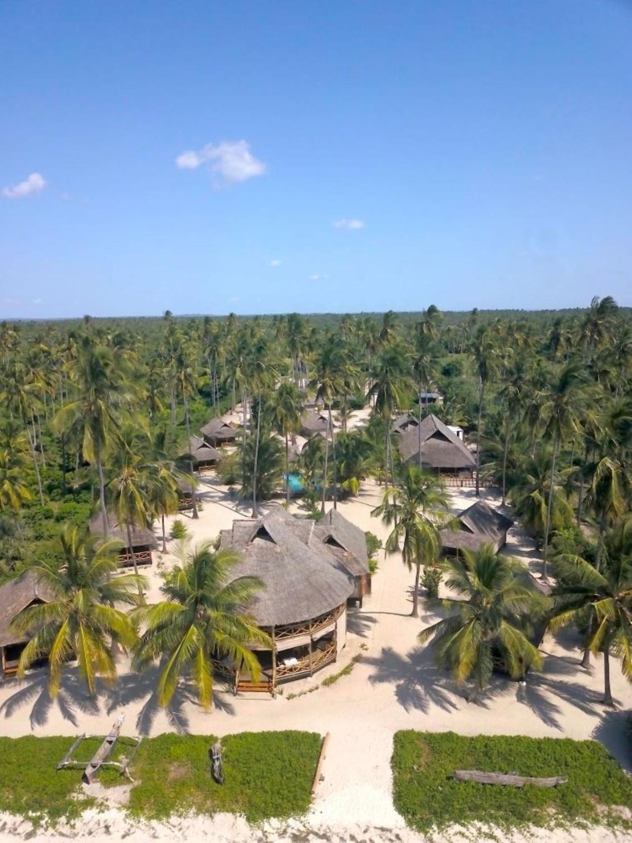 Barry'S Beach Resort Mkwaja Екстер'єр фото