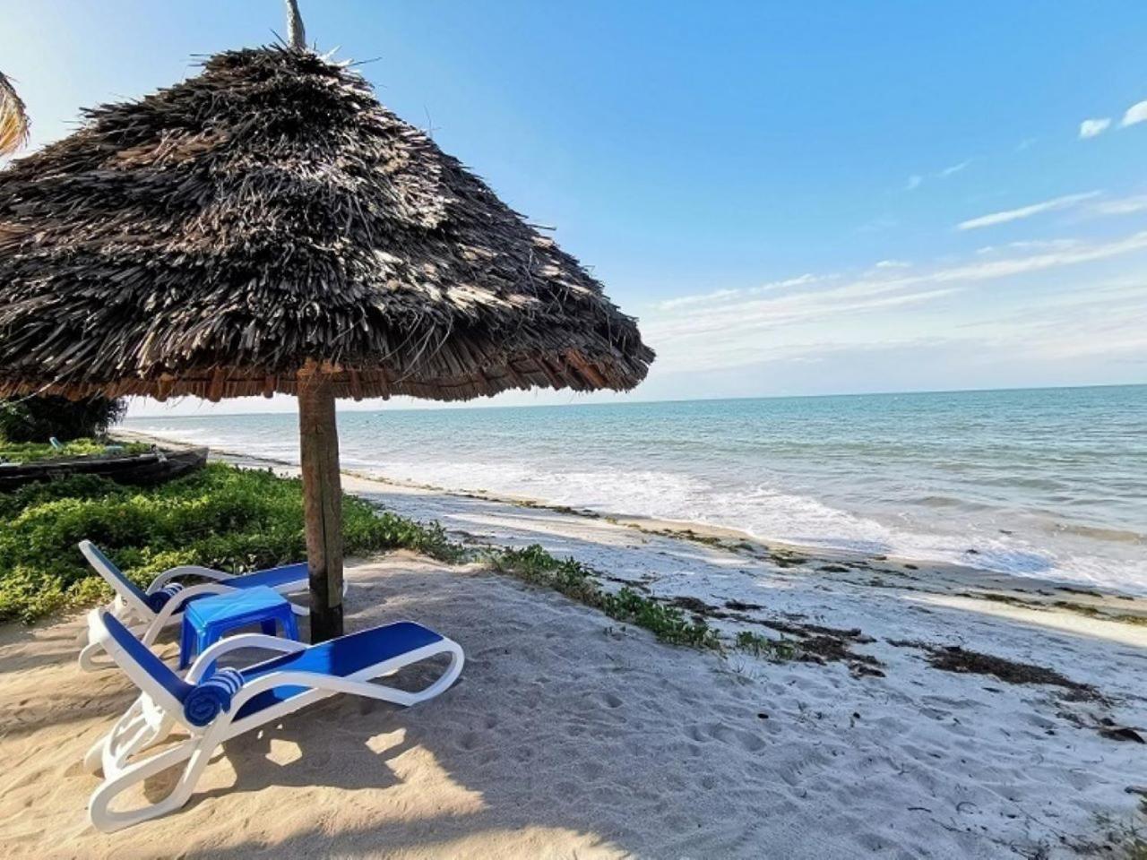 Barry'S Beach Resort Mkwaja Екстер'єр фото