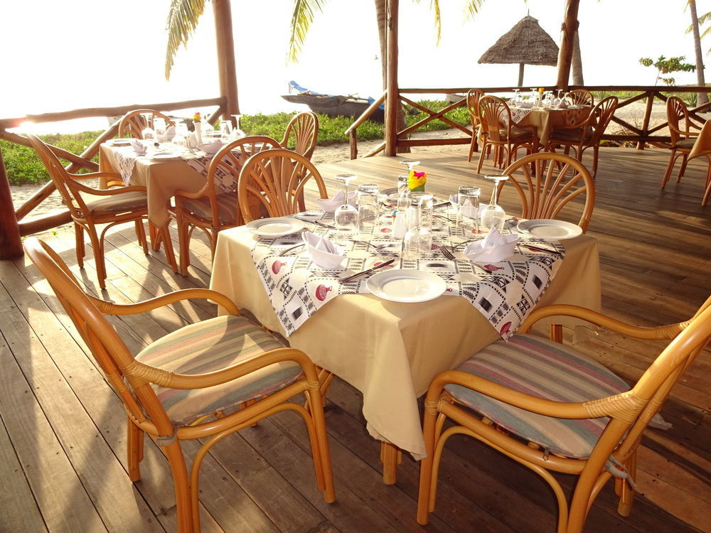Barry'S Beach Resort Mkwaja Екстер'єр фото